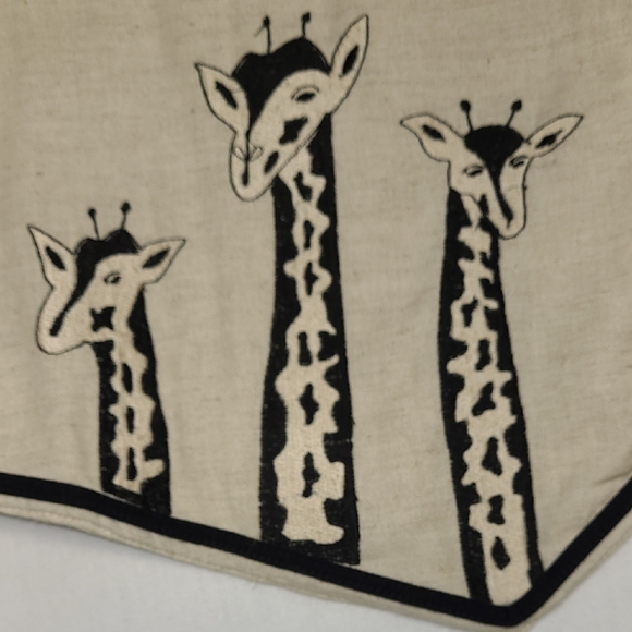 New directions unique Cream and black Giraffe Embroidered Vest - Picture 5 of 9